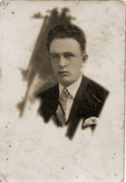 Yidel Borko, Rivka's brother.