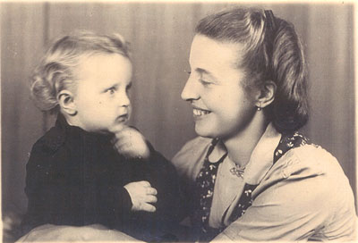 Barbara and Jean Schechter, Dürnholz, Germany 1943