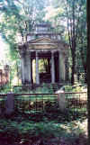 Lodz--Jewish Cemetery2.jpg (174243 bytes)